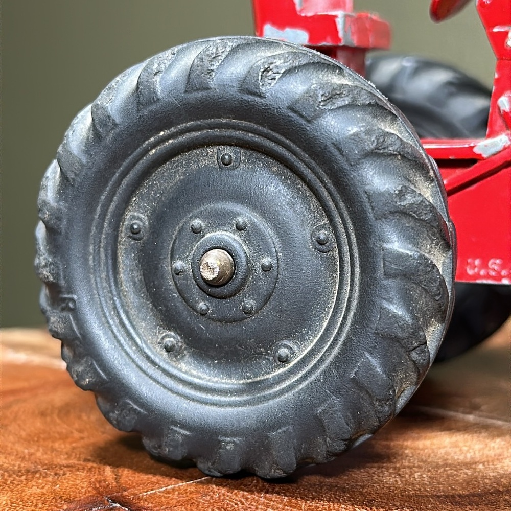 ERTL Vintage International Harvester 656 - Picture 7 of 13